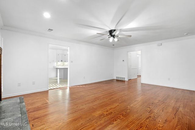 8675 Cedar Farms Drive, Cordova, TN 38016