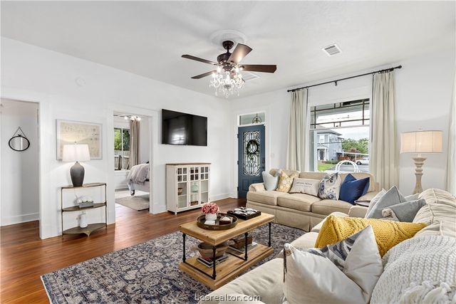 705 South Bryan Avenue, Bryan, TX 77803