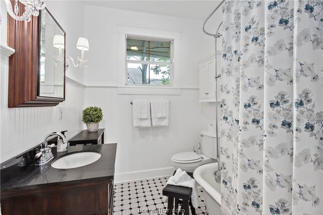 705 South Bryan Avenue, Bryan, TX 77803
