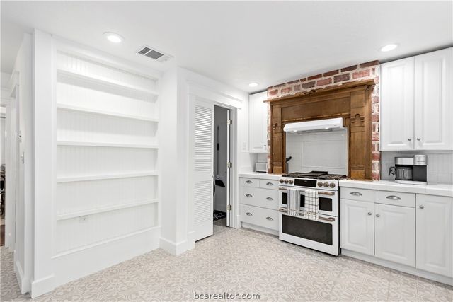 705 South Bryan Avenue, Bryan, TX 77803