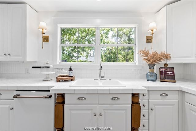 705 South Bryan Avenue, Bryan, TX 77803