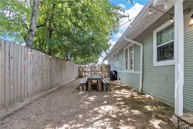 705 South Bryan Avenue, Bryan, TX 77803