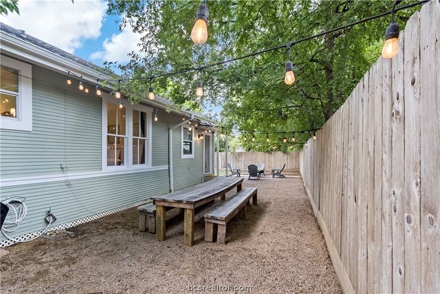 705 South Bryan Avenue, Bryan, TX 77803