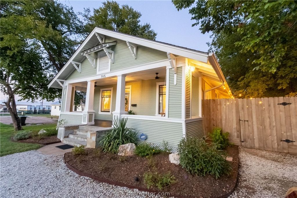 705 South Bryan Avenue, Bryan, TX 77803 — photo 2