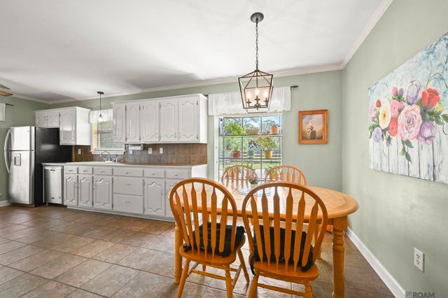 19625 Barnett Rd, Zachary, LA 70791