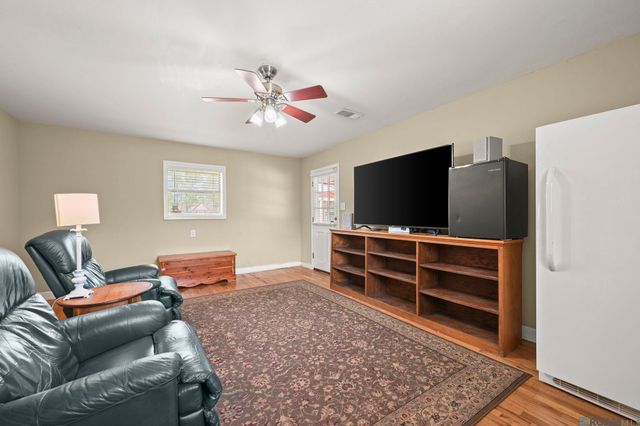 19625 Barnett Rd, Zachary, LA 70791