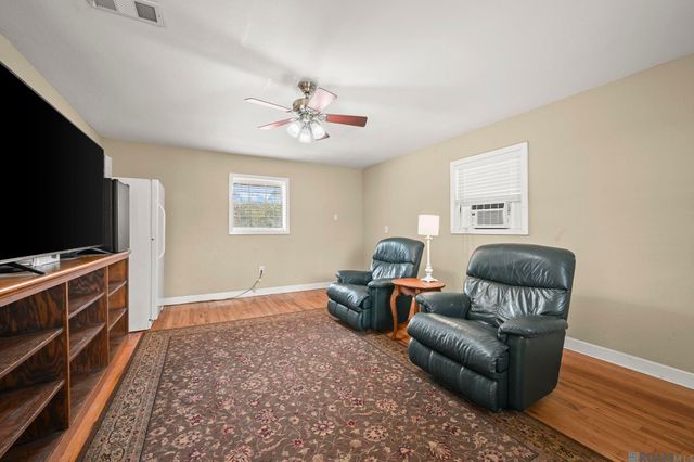 19625 Barnett Rd, Zachary, LA 70791