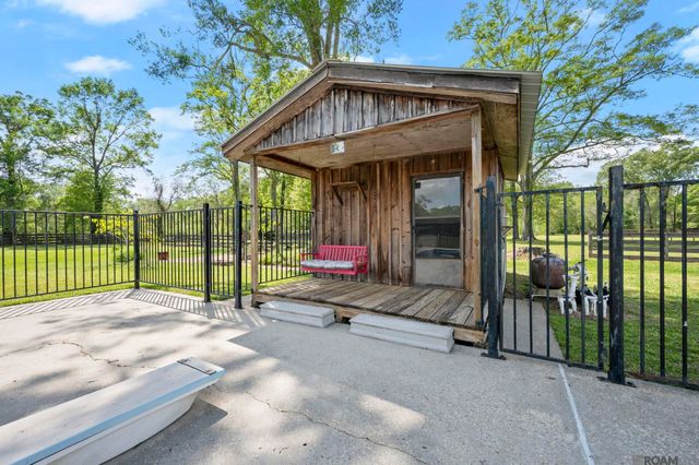 19625 Barnett Rd, Zachary, LA 70791