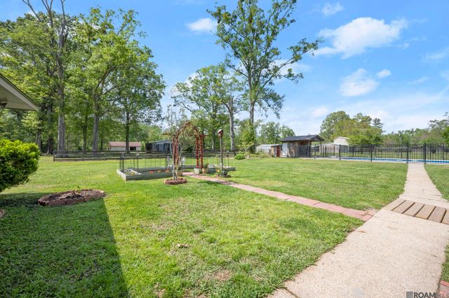 19625 Barnett Rd, Zachary, LA 70791