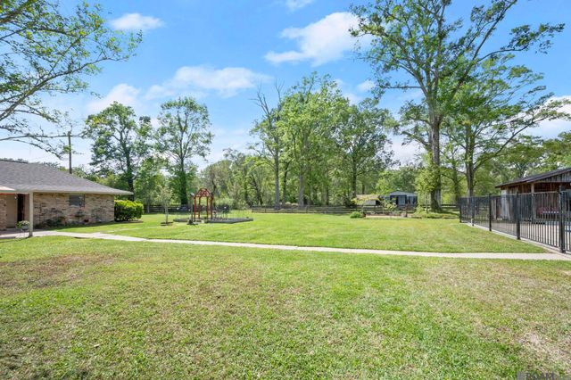 19625 Barnett Rd, Zachary, LA 70791