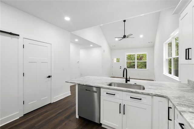 306 Hickory Trail, Westminster, SC 29693