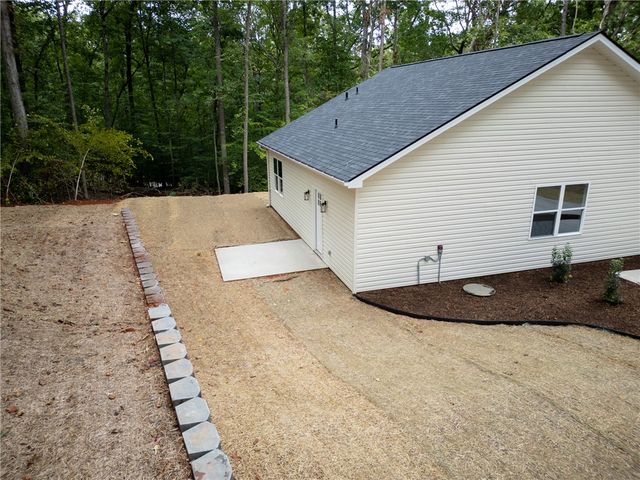 306 Hickory Trail, Westminster, SC 29693