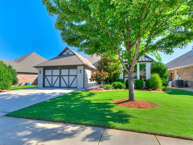 929 NW 195th Place, Edmond, OK 73012