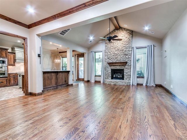 929 NW 195th Place, Edmond, OK 73012