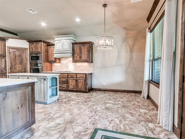 929 NW 195th Place, Edmond, OK 73012