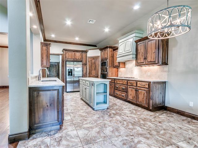 929 NW 195th Place, Edmond, OK 73012