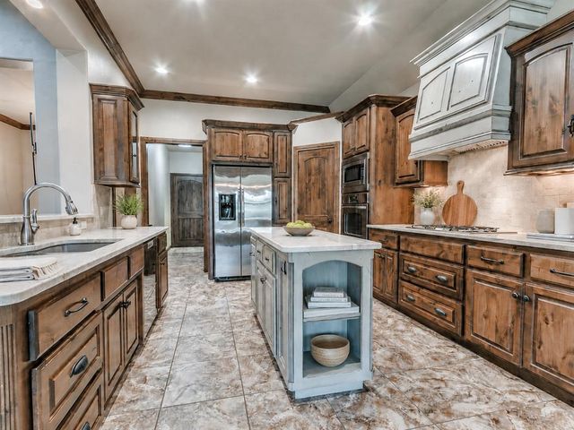 929 NW 195th Place, Edmond, OK 73012