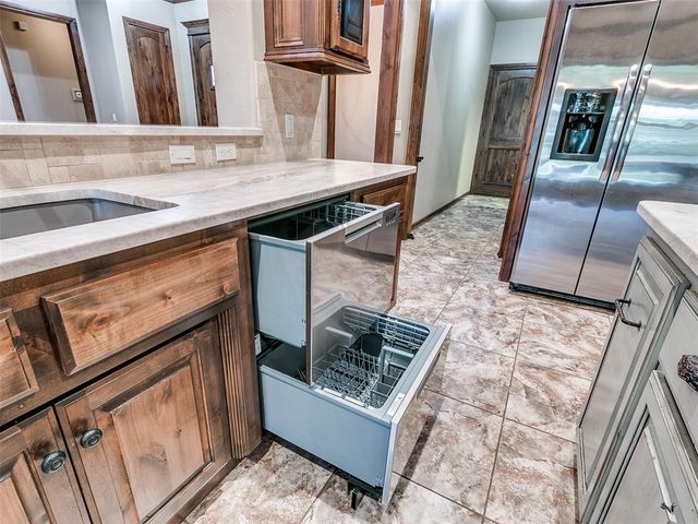 929 NW 195th Place, Edmond, OK 73012