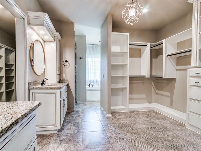929 NW 195th Place, Edmond, OK 73012