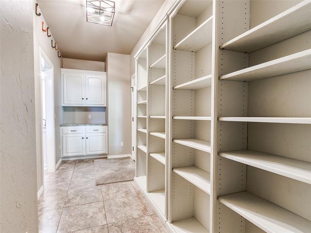 929 NW 195th Place, Edmond, OK 73012