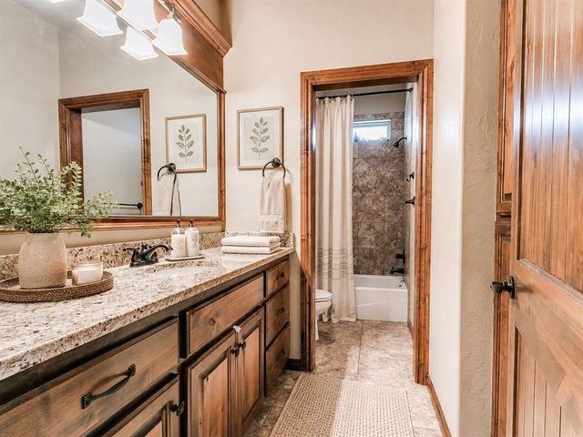 929 NW 195th Place, Edmond, OK 73012
