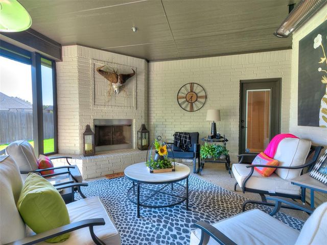 929 NW 195th Place, Edmond, OK 73012