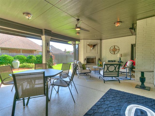 929 NW 195th Place, Edmond, OK 73012