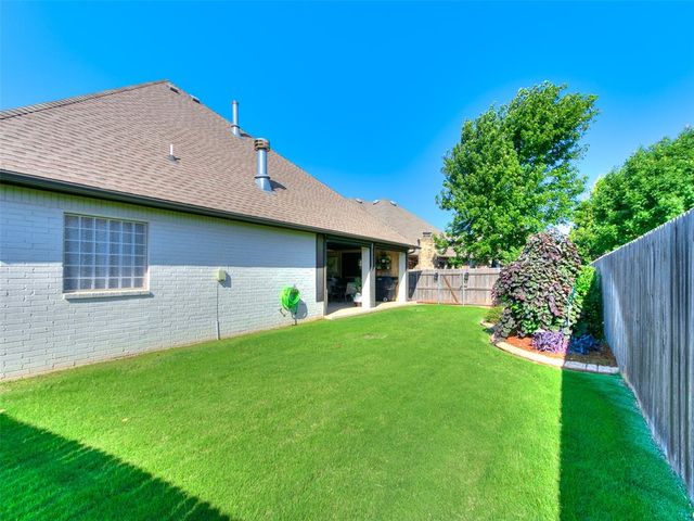 929 NW 195th Place, Edmond, OK 73012