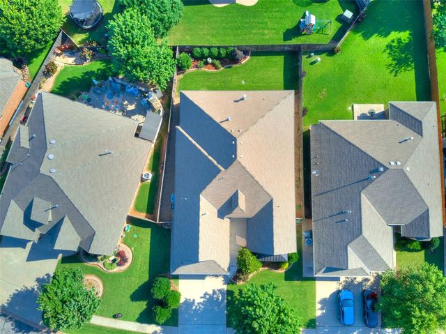 929 NW 195th Place, Edmond, OK 73012