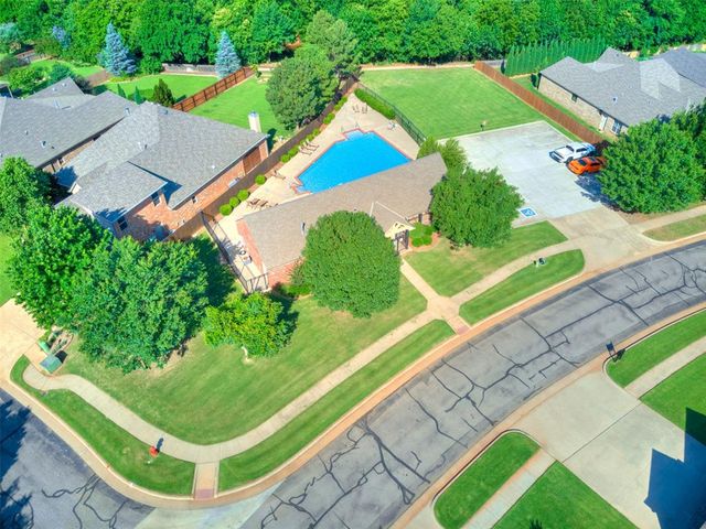 929 NW 195th Place, Edmond, OK 73012