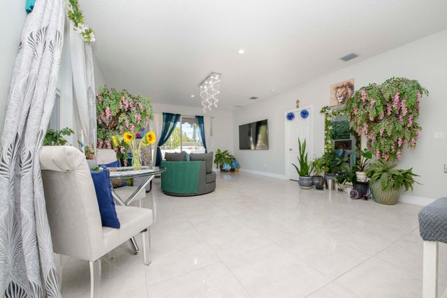 128 Broward Avenue, Greenacres, FL 33463