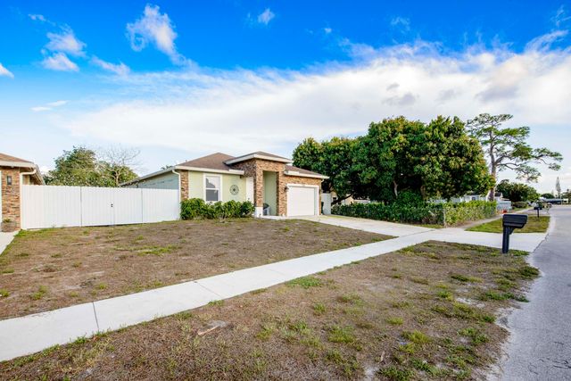 128 Broward Avenue, Greenacres, FL 33463