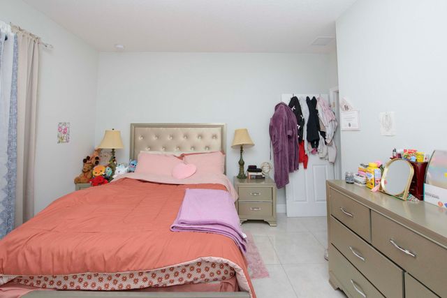 128 Broward Avenue, Greenacres, FL 33463