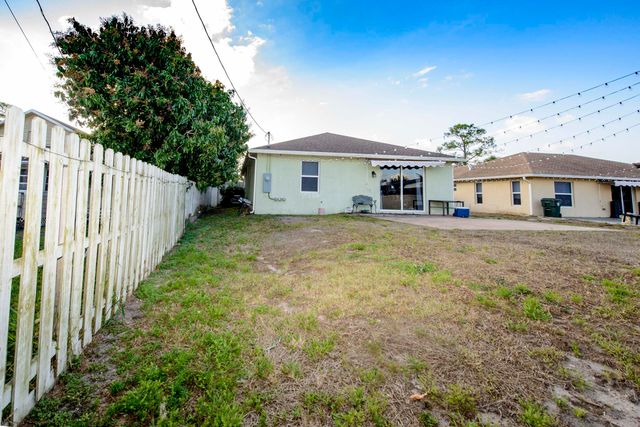 128 Broward Avenue, Greenacres, FL 33463