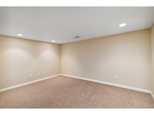 1050 S Monaco Pkwy 42, Denver, CO 80224