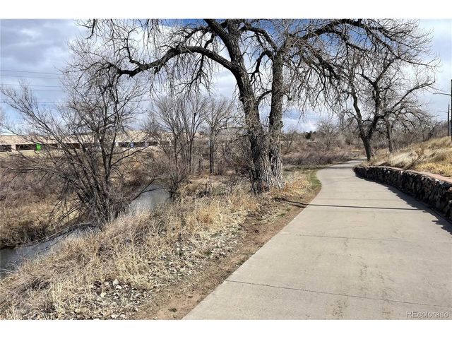 1050 S Monaco Pkwy 42, Denver, CO 80224