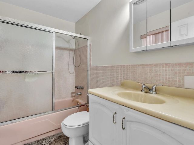 2671 NW 44th Terrace, Lauderhill, FL 33313