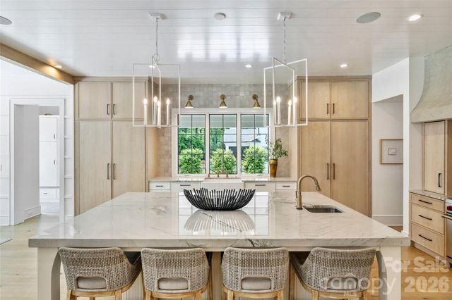 1931 Shoreham Drive, Charlotte, NC 28211