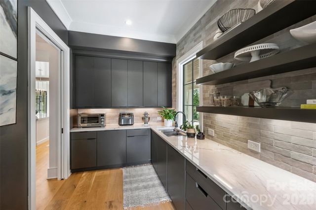 1931 Shoreham Drive, Charlotte, NC 28211