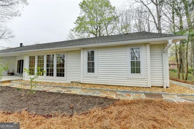 5000 Redcliff Court, Atlanta, GA 30338