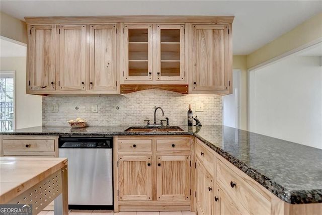 5000 Redcliff Court, Atlanta, GA 30338