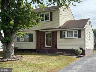 6 PATRICK HENRY RD, New Castle, DE 19720