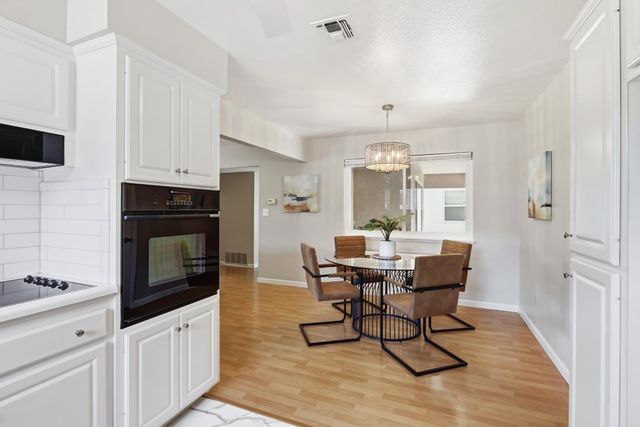 1155 Janey Way, Sacramento, CA 95819