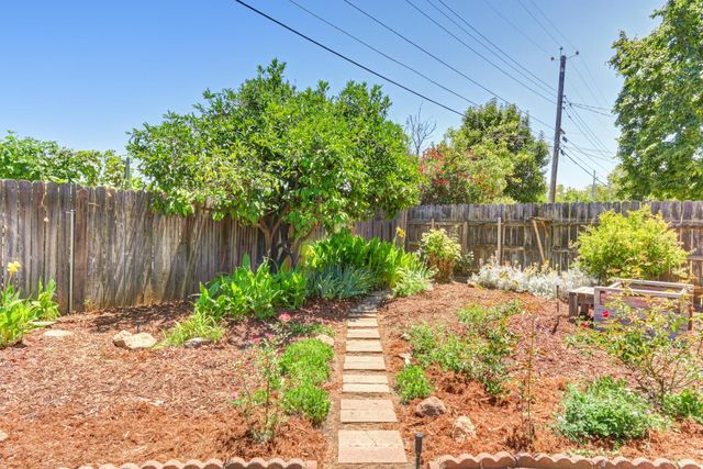 1155 Janey Way, Sacramento, CA 95819