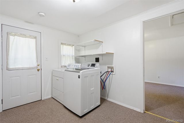 5153 Raymond Avenue, Burton, MI 48509