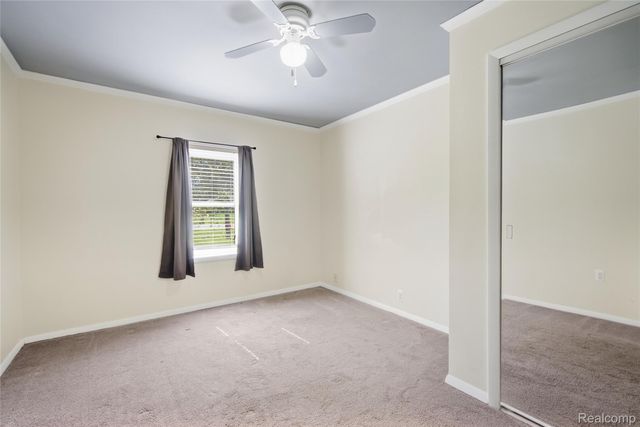 5153 Raymond Avenue, Burton, MI 48509