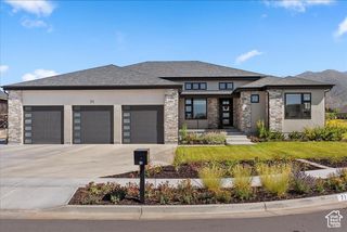 71 S HARVS LN, Kaysville, UT 84037