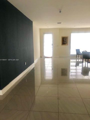 6316 NW 105th Pl, Miami, FL 33178