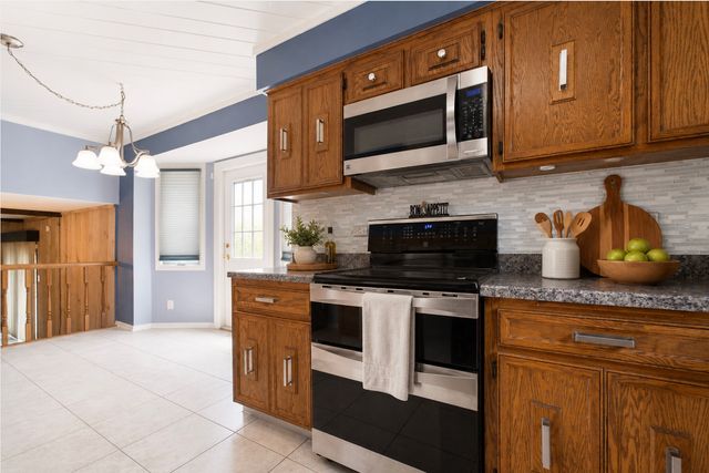 1939 E 170th Place, South Holland, IL 60473