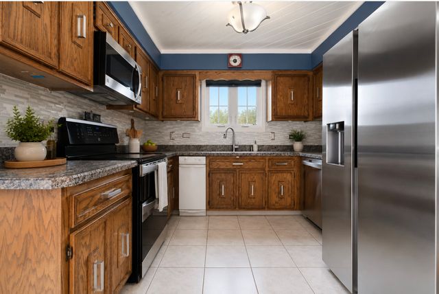 1939 E 170th Place, South Holland, IL 60473